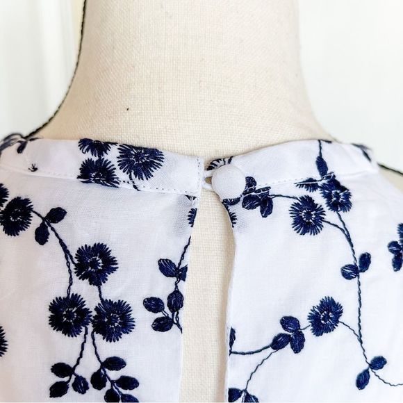 Ann Taylor XXSP Embroidered Floral Black & White‎ Halter Top - Picture 12 of 14